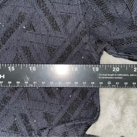 Banana Republic Crochet Crewneck Top Long Sleeve with Slit Sides Size Medium - Picture 7 of 8